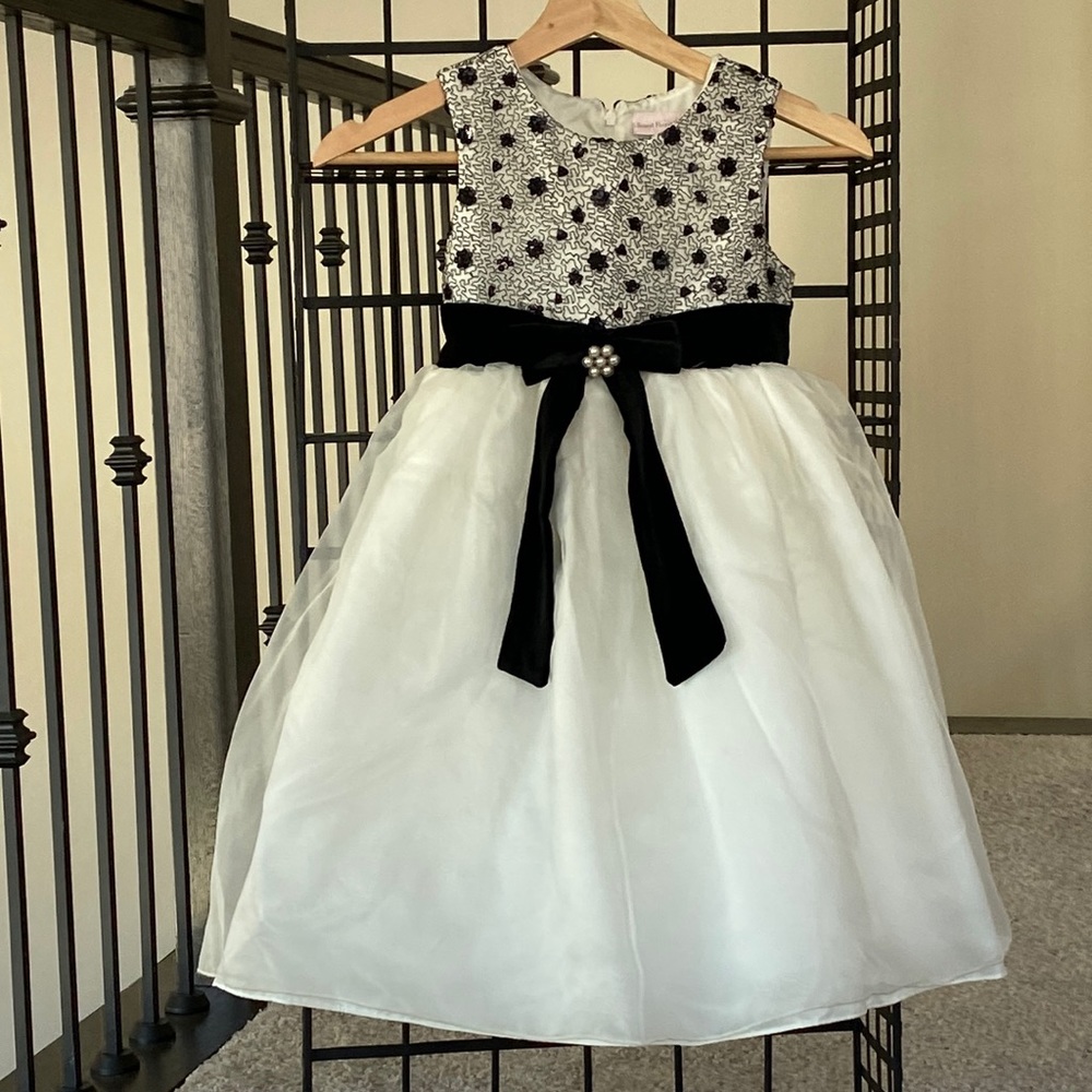 Sweet Heart Rose Special Occasion Girl’s Dress Size 6X
